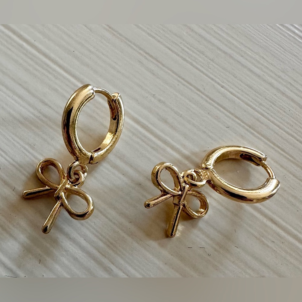 Bow Earings